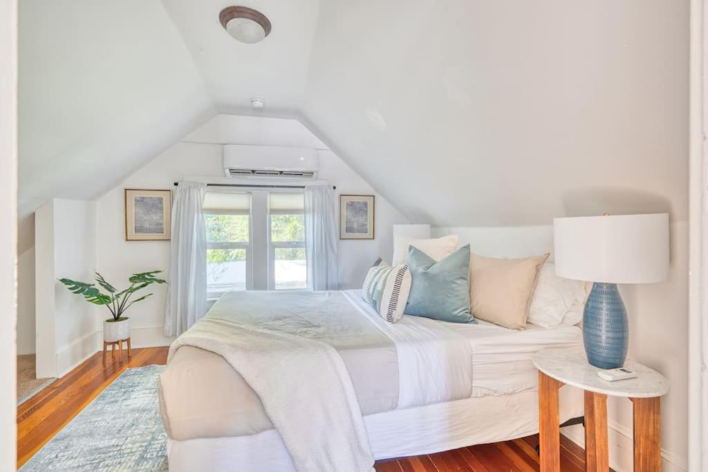 Holiday home Collection - Cute & Charming 91 Walkscore